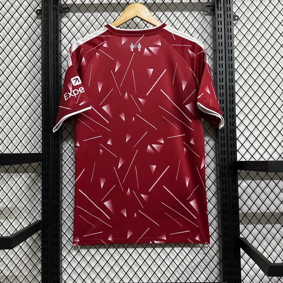 f7014b8571f0c2e4df5cbc8460c44076.jpg Maillot Liverpool 2026/27 Domicile