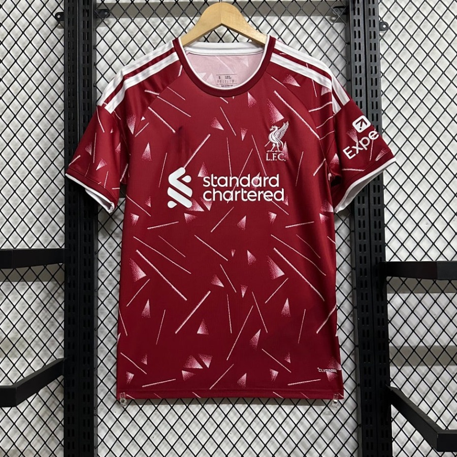 fd208271ddca4bba08542e7101a3f156.jpg Maillot Liverpool 2026/27 Domicile