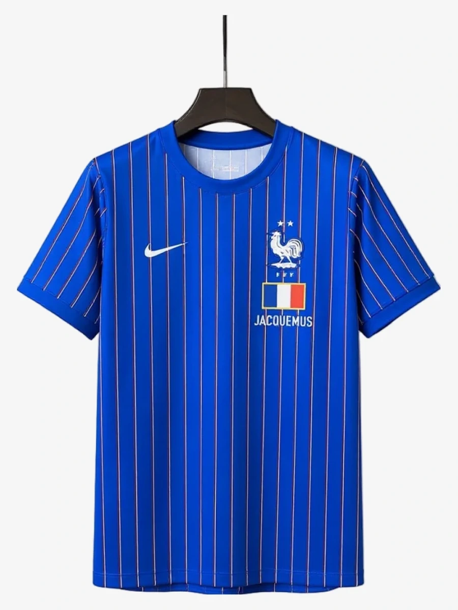 maillot-france-2026-edition-speciale-jacquemus-bleu studio v12 Camiseta Francia 2026 Edición Especial Jacquemus Azul